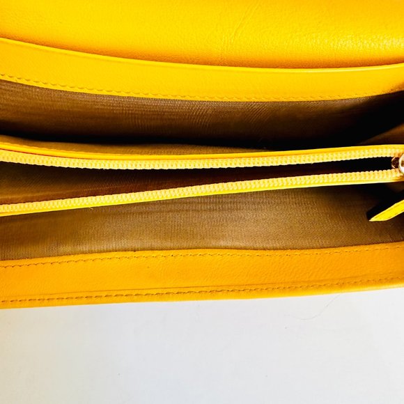 AUTHENTIC CELINE SOFT LEATHER WALLET WITH CHAIN STRAP YELLOW  WC-SA-0108 - Picture 9 of 12